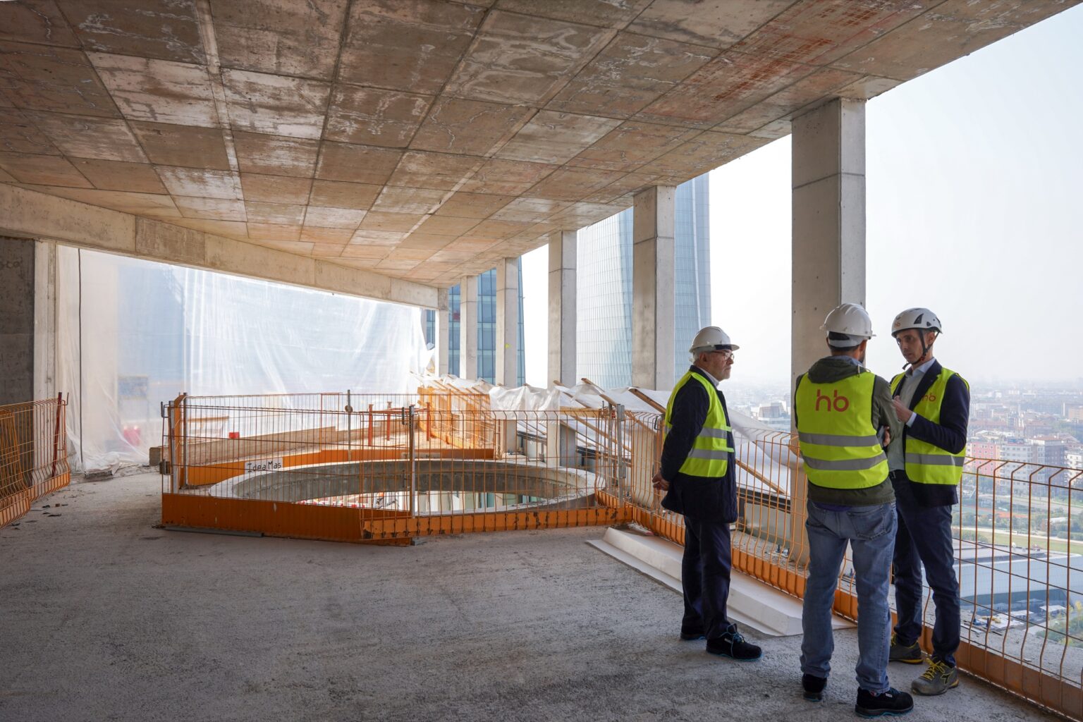 HB engineers on the CityWave construction site in Milan